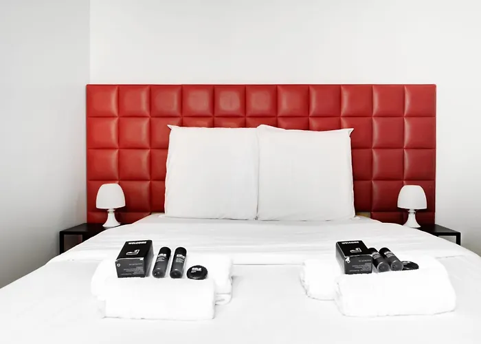 Ecrin Design - 2br Climatise Et Equipe